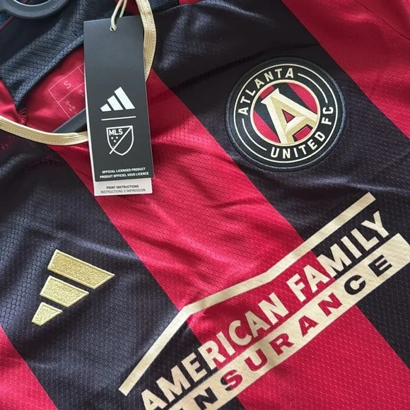 Atlanta United FC Women’s soccer Jersey Small NWT - Picture 9 of 9